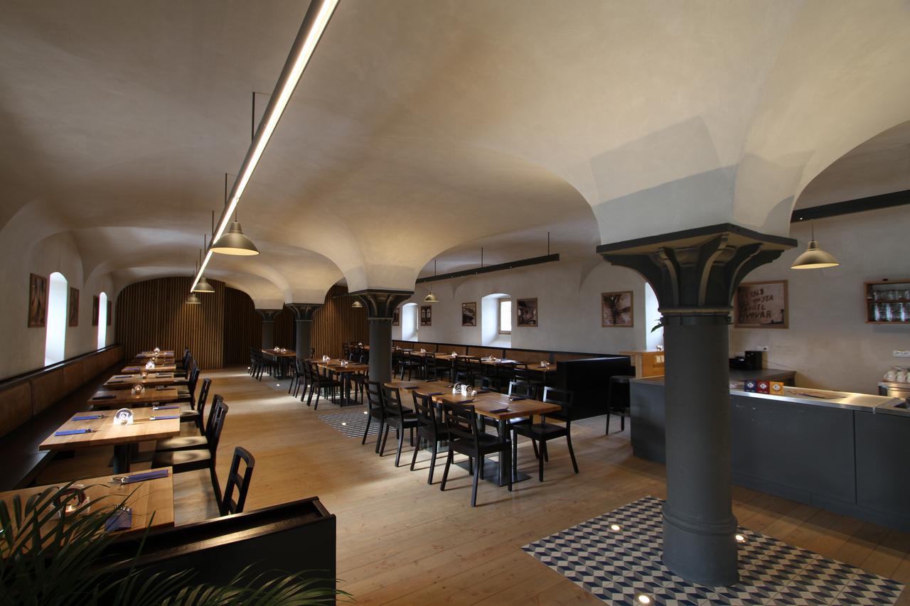 Hotel Kleis Cvikov Eksteriør billede
